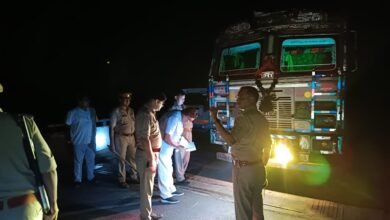 Photo of अवैध खनन के विरुद्ध गंगा पुल पर रात्रि में एस डी एम सदर सी ओ सिटी परिवहन विभाग के पी टी ओ व खनन अधिकारी के सघन जांचअभियान एक वाहन सीज किया**