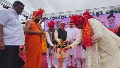 Photo of बदलापुर महोत्सव का हुआ भव्य शुभारंभ*  *मुख्य अतिथि हिमाचल प्रदेश महामहिम राज्यपाल श्री शिव प्रताप शुक्ला ने नवविवाहित686 जोड़ों को दिया आशीर्वाद*  *सामूहिक विवाह योजना के तहत बिना किसी भेदभाव के संपन्न कराया जा रहा है विवाह- मा0 राज्यमंत्री श्री असीम अरुण*  *नगर विकास एवं ऊर्जा मंत्री श्री ए. के. शर्मा ने भी जौनपुर के बदलापुर महोत्सव में किया प्रतिभाग तथा लगभग 36 करोड़ रुपये की लागत वाली परियोजनाओं का किया लोकार्पण एवं शिलान्यास*
