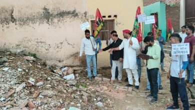 Photo of *सपा के युवा नेता अभिनव सिंह के नेतृत्व में नगर पालिका परिषद का पोल खोलो अभियान अंतर्गत वार्ड नं 5  मियापुर में बैठक**