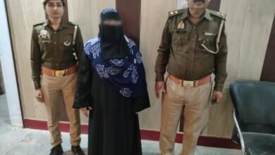 Photo of *कासिमाबाद पुलिस टीम ने एससी/एसटी एक्ट में वांछित अभियुक्ता, मृत माफिया मुख्तार अंसारी गैंग I.S.-191 का सहयोगी गैंग D-131 की सक्रिय सदस्या निकहत परवीन (नगर पंचायत बहादुरगंज चेयरमैन की पत्नी) को किया गिरफ्तार।*