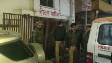 Photo of *पुलिस अधीक्षक के निर्देश पर थाना कोतवाली क्षेत्रांतर्गत विभिन्न होटलों व धर्मशालाओं में चलाया गया सघन चेकिंग व तलाशी अभियान*