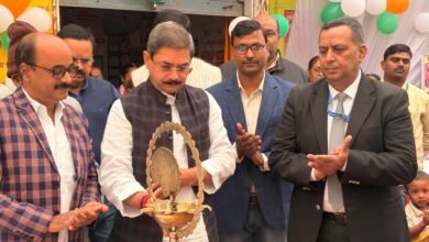Photo of *पल्स पोलियो की खुराक पिलाकर पूर्व मंत्री विजय मिश्रा ने शुरू किया पल्स पोलियो अभियान