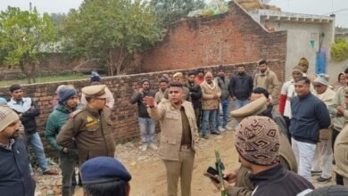 Photo of *गाजीपुर: गहमर हत्यकांड पर एसपी सख्त: घटनास्थल का पुनः निरीक्षण, तालाब का पानी निकलवाने के निर्देश, SDRF-NDRF का सर्च ऑपरेशन तेज**