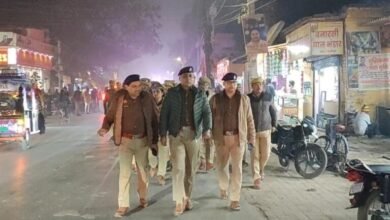 Photo of *गाजीपुर: नव वर्ष पर पुलिस का सख्त संदेश: एसपी ने किया पैदल गश्त व रूट मार्च**