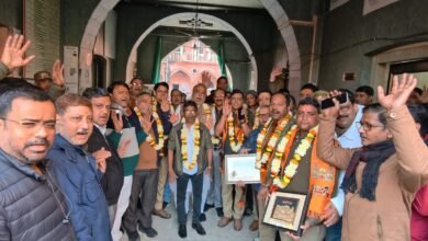 Photo of 2 किलोग्राम से अधिक वजन के सोने के चोरी गए जेवरात 48 घंटे में बरामद करने पर ,वाराणसी सर्राफा एसोसिएशन ने एसीपी अतुल अंजान त्रिपाठी सहित पुलिस टीम को किया सम्मानित