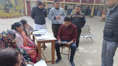 Photo of *विशेष प्रगाढ़ पुनरीक्षण के अंतर्गत डीएम ने किया विभिन्न बूथों का निरीक्षण, मतदाता सूची के ड्राफ्ट रोल पर लिया फील्ड फीडबैक*