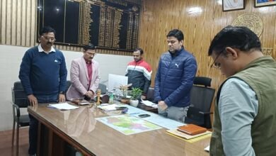 Photo of जिलाधिकारी की अध्यक्षता मे अमर शहीदों की स्मृति में 2मिनट का मौन*