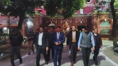 Photo of आयुक्त वाराणसी मंडल एस राज लिंगम मैं जौनपुर जिलाधिकारी डॉक्टर दिनेश चंद्र की उपस्थिति कलेक्ट्रेट स्थित विभिन्न कार्यालय एवं पटलों का किया औचक निरीक्षण*