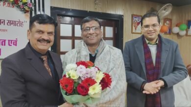 Photo of सेवानिवृत्ति उपायुक्त श्रम रोजगार सुशील कुमार को डीएम जौनपुर ने अंगवस्त्रम, प्रतीक चिन्ह देकर किया सम्मानित*।