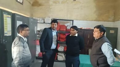 Photo of गाज़ीपुर जिलाधिकारीअविनाश कुमार ने किया तहसील सेवराई का निरीक्षण*