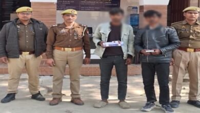Photo of मुहम्मदाबाद पुलिस ने 02 चोरी के वांछित अभियुक्तगण को तंमचा व कारतूस के साथ किया गिरफ्तार*
