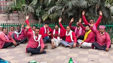 Photo of राष्ट्रीय कुली मोर्चा ने रेल मंत्री से की मांग: जांच रिपोर्ट संसद में पेश करें