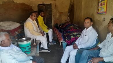 Photo of *वरिष्ठ भाजपा नेता डा.ब्रहमदेव खरवार के हार्ट का आपरेशन हुआ स्वास्थ्य कि जानकारी लेनें पहुंचे: कांग्रेस नेता कुन्दन खरवा