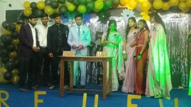 Photo of दी इडेन स्कूल विदाई समारोह में उमड़ा भावनाओं का सैलाब, मिस्टर फेयरवेल बने रूपेश पटेल को मिस्टर फेयरवेल और क्रिस्ती पटेल को मिस फेयरवेल के खिताब से नवाजा गया