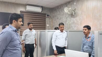 Photo of *आयुक्त वाराणसी मंडल एस राजलिंगम ने गाज़ीपुर कलेक्‍ट्रेट व सदर तहसील का किया निरीक्षण* **कार्यालय के कार्यों में में उदासीनता व लापरवाही किसी भी स्थिति में बर्दाश्त नहीं की जाएगी ====एस राज लिंगम*