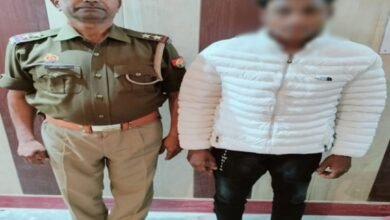 Photo of थाना कासिमाबाद पुलिस ने सिया धर्म गुरु और ईरान के शहीद सुप्रीम लीडर खामेनेई के विरुद्ध आपत्तिजनक टिप्पणी कर वीडियो सोशल मीडिया पर वायरल करने वाले 01 नफर अभियुक्त को किया गिरफ्तार ।*