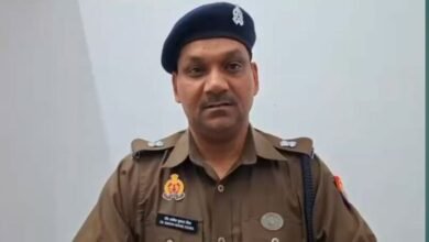 Photo of *करंडा पुलिस ने 12 घंटे के अंदर हत्या के मुख्य आरोपी को लाइसेंसी बंदूक सहित किया गिरफ्तार*
