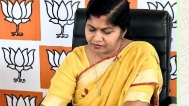 Photo of गाजीपुर में रेलवे क्रॉसिंगों पर ओवरब्रिज निर्माण की प्रक्रिया तेज, सांसद डॉ. संगीता बलवंत की पहल रंग लाई*