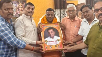 Photo of *कायस्थ समाज ने नामित सभासद पंकज श्रीवास्तव का किया भव्य सम्मान*