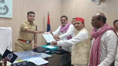 Photo of जंगीपुर, मरदह, बिरनो थाना क्षेत्र के गांव में भीषण हो रही चोरियों के पर्दाफाश हेतु समाजवादी पार्टी ने जिलाध्यक्ष गोपाल यादव के नेतृत्व में दिया पुलिस अधीक्षक को ज्ञापन**