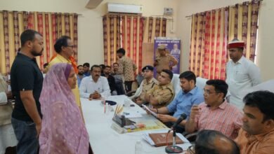 Photo of *जन समस्याओं के त्वरित निस्तारण हेतु संपूर्ण समाधान दिवस जखनियां तहसील पर जिलाधिकारी की अध्यक्षता एवं पुलिस अधीक्षक की उपस्थिति मे संपन्न, 151 शिकायती पत्रों में 11 का मौके पर निस्तारण*