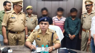 Photo of साइबर फ्रॉड के करोड़ो रूपयो का धोखाधड़ी करने वाले 03 अन्तर्राजीय साइबर अपराधी गिरफ्तार, बैंक पासबुक ,एटीएम कार्ड , सिम कार्ड व मोबाईल फोन बरामद