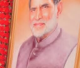 Photo of *राष्ट्रमेव जयते फाउंडेशन के तत्वावधान में राष्ट्र पुरुष जननायक एवं प्रधानमंत्री स्वर्गीय चंद्रशेखर जी को जयंती पर भावभीनी श्रद्धांजलि**