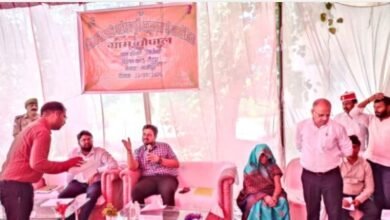 Photo of *डीएम गाजीपुर ने सिधौना में लगाई जन चौपाल, सुनी ग्रामीणो की समस्‍याएं*