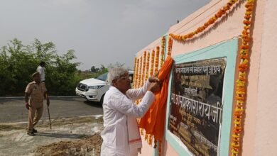 Photo of दिलदारनगर में नव निर्मित कान्हा गौशाला का डीएम सीडीओ बीजेपी जिलाध्यक्ष नगर पंचायत अध्यक्ष ने फीता काट कर किया उद्घाटन