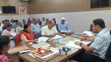 Photo of चाइल्ड हेल्पलाइन के लंबित समस्त प्रकरणों का निस्तारण करें सुनिश्चित: डी एम*
