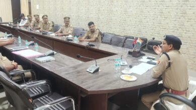 Photo of *अपर पुलिस अधीक्षक नगर गाजीपुर ने सड़क दुर्घटनाओं में कमी लाने हेतु समीक्षा बैठक की* 