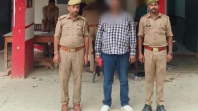 Photo of थाना भुड़कुड़ा पुलिस ने लाइसेंसी पिस्टल एवं12 कारतूस सहित एक अभियुक्त को किया गिरफ्तार ।*