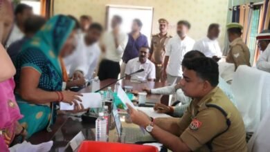 Photo of जन समस्याओं के त्वरित निस्तारण हेतु तहसील कासिमाबाद में डीएम एसपी की उपस्थिति में संपूर्ण समाधान दिवस सम्पन्न,86 शिकायती पत्रों में मौके पर 4 का निस्तारण