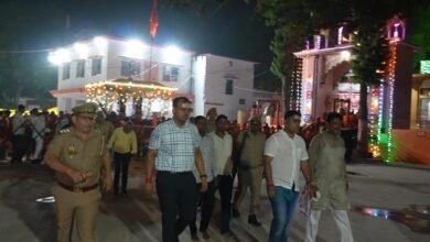 Photo of *डीएम एसपी महाहार धाम मंदिर जाकर किया दर्शन पूजन व धाम जाने वाले रूट का किया निरीक्षण, लिया सुरक्षा का जायजा