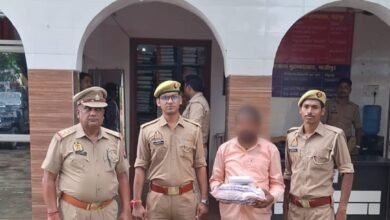 Photo of *थाना मुहम्मदाबाद पुलिस टीम ने 2.05 किग्रा नाजायज गांजा के साथ एक अभियुक्त को किया गिरफ्तार।* 