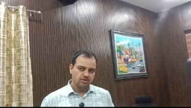 Photo of *बाढ़ के बढ़ते जलस्तर को देखते हुए जिलाधिकारी ने अधिकारियों को दिए सतर्कता एवं राहत-बचाव के निर्देश*     **जिलाधिकारी ने जनपदवासियों से सुरक्षित स्थानों पर जाने एवं बढ़ते जलस्तर से सावधानी बरतने की अपील की*