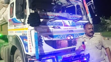 Photo of 🚦*यातायात पुलिस व एआरटीओ की संयुक्त टीम द्वारा हाईवे पर चलाया गया सघन वाहन चेकिंग अभियान ।*  ⛔*नियमों का उल्लंघन करने वाले कुल 345 वाहनों का चालान कर लगभग 724000 का लगा जुर्माना*
