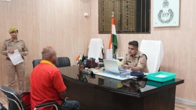 Photo of प्रतिदिन की कार्य शैली में पुलिस अधीक्षक डॉ ईरज राजा ने जनपद के समस्त थानों की फरियादियों की समस्याएं सुनी,दिया त्वरित गुणवत्तापूर्ण निस्तारण का आदेश**