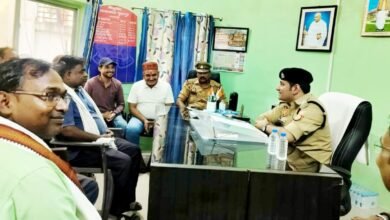 Photo of फूलपुर व्यापार मंडल के पदाधिकारीयों संग एसीपी ने की बैठक*। *रिपोर्ट