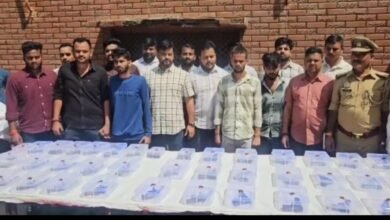 Photo of अंतरराज्यीय अवैध शस्त्र तस्करों के खिलाफ पुलिस की बड़ी कार्रवाई, तीन आरोपी गिरफ्तार ,38 अवैध असलहा , 18 जिंदा कारतूस बरामद*