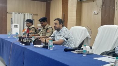Photo of *आगामी त्यौहार नवरात्रि दशहरा के मद्देनजर सांप्रदायिक सौहार्द एवं शांति व्यवस्था बनाए रखने हेतु जिलाधिकारी अनुपम शुक्ला की अध्यक्षता में केंद्रीय पीस कमेटी की बैठक संपन्न*