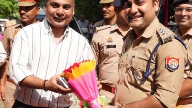 Photo of गाजीपुर के पुलिस अधीक्षक आईपीएस डॉ. ईरज राजा का बलिया स्थानांतरण होने पर पुलिस लाइन में भावपूर्ण बिदाई*